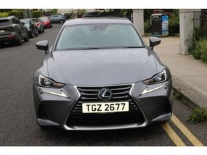 Lexus IS 300H - Image 3