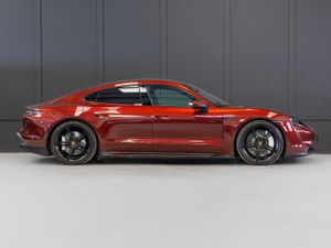 212 Porsche Taycan Performance Plus - 93.4 kWh - Image 2