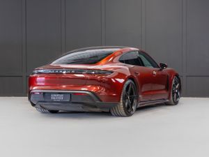 212 Porsche Taycan Performance Plus - 93.4 kWh - Image 3