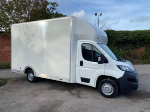 Peugeot Boxer Luton 2.2 BlueHDi 335 Plus Platform - Image 4