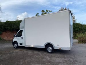 Peugeot Boxer Luton 2.2 BlueHDi 335 Plus Platform - Image 3