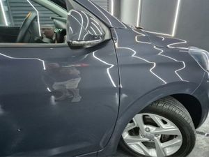 Hyundai i10 Deluxe 5DR - Image 2