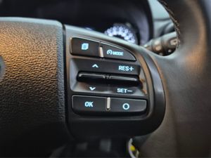 Hyundai i10 Deluxe 5DR - Image 3