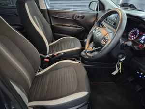 Hyundai i10 Deluxe 5DR - Image 4