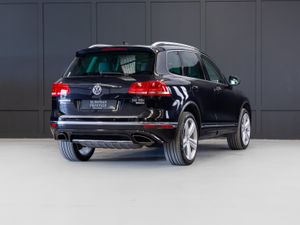 2017 Volkswagen Touareg V6 5 Seat N1 Crewcab - Image 3