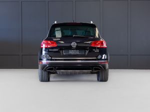 2017 Volkswagen Touareg V6 5 Seat N1 Crewcab - Image 4