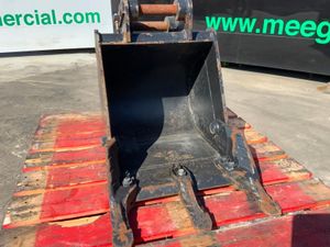 18" JCB MINI DIGGER BUCKET....35mm......220w. - Image 3