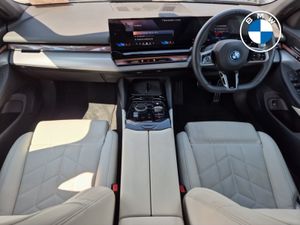 BMW 5 Series 530e M Sport Saloon - Image 4