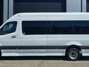 Mercedes Sprinter M50 Shuttle Pro 18+ D - Image 3