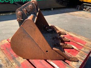 24" JCB MINI DIGGER BUCKET....35mm PINS.....216w. - Image 3