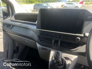 Ford Transit Custom Trend SWB 2.0TDCI - Image 4