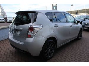 Toyota Verso 1.6 D-4d SOL Skyview 5DR Mpv/estate - Image 4