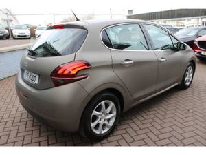 Peugeot 208 1.2 Active 5DR Hatchback // Immaculat - Image 4