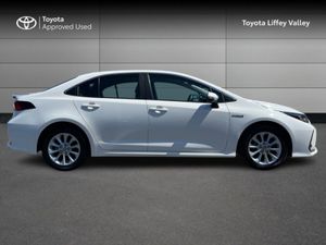 Toyota Corolla Corolla HYB Luna Saloon - Image 3