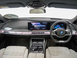 BMW i7 Xdrive60 Excellence - Image 4