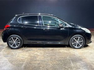 Peugeot 208 1.2 Automatic - Very Low Mileage - Pa - Image 4