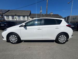 Toyota Auris 1.4 D-4d Terra - Image 2