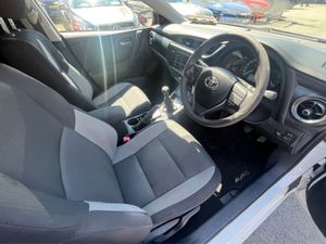 Toyota Auris 1.4 D-4d Terra - Image 3