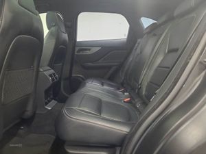 Jaguar F- PACE 2.0d  180  Chequered Flag 5dr Auto - Image 4