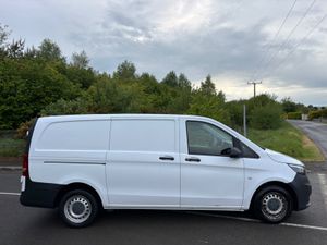 2019 Mercedes-Benz Vito Manual Low KMS - Image 4