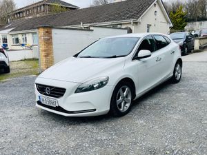 Volvo V40 2014  AUTOMATIC 43K MILES - Image 3