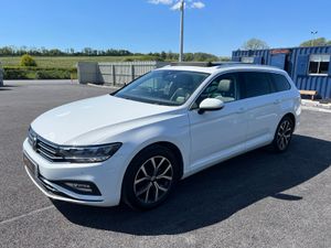 2020 (202) Volkswagen Passat SEL 2.0 TDI - Estate - Image 4
