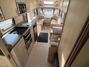 Swift 6 Berth Fixed Bed Caravan For Sale - Image 4