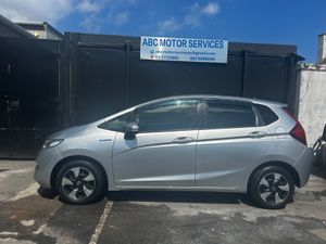 2017 HONDA FIT PETROL HYBRID - Image 3