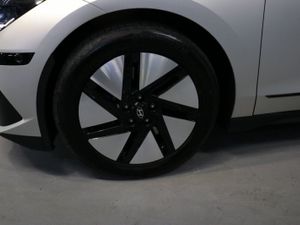 Hyundai Ioniq 6 Elegance 77kwh EX Demo Saloon EV - Image 4