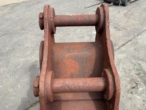 24"  STRICKLAND BUCKET.......80mm PINS......180. - Image 3