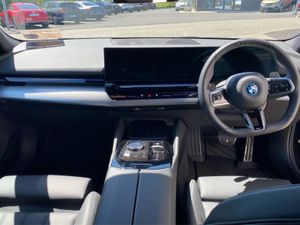 BMW 5 Series 530e M Sport Saloon - Image 4