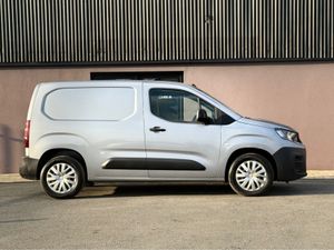 Peugeot e-Partner PROFESSIONL PREMIUM - Image 3