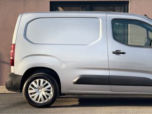 Peugeot e-Partner PROFESSIONL PREMIUM - Image 4