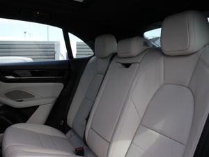 Porsche Macan 4 Electric - Image 3
