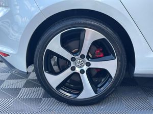 Volkswagen Golf GTI - Image 3