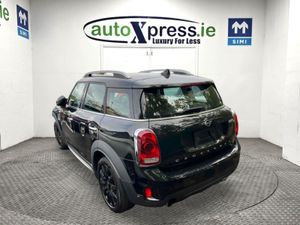 MINI Cooper D Crossover 2.0 Automatic - Image 3
