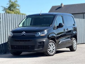Citroen Berlingo 1000 EPRISE PRO €17750 Plus Vat - Image 4