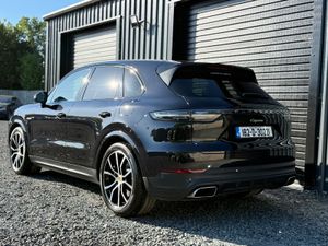 Porsche Cayenne Hybrid - Image 3