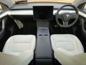 Tesla Model Y Long Range Dual Motor AWD - Image 2