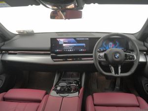 BMW 5 Series 520i M Sport Saloon - Image 4