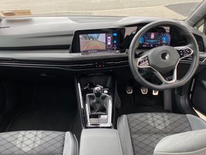 Volkswagen Golf 1.5 TSI 130HP R-line - Image 4