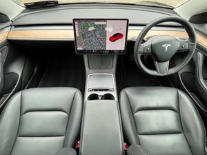 Tesla Model 3 RWD - Image 2