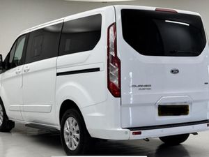 Ford Tourneo Custom 2022 Hybrid Petrol - Image 4