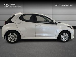 Toyota Yaris Hybrid Luna - Image 3