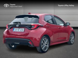 Toyota Yaris 1.5 Hybrid Platinum - Image 2