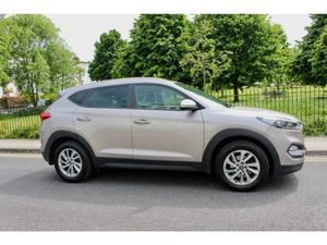 Hyundai Tucson 2WD Executive Automatic NCT 155 KMS - Image 3