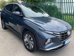 Hyundai Tucson 212 D Crdi Executive 5DR Low Kms - Image 2