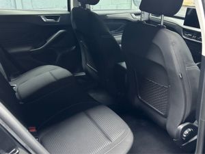Ford Focus Titanium 5DR 1.0t 125 M 4 4DR - Image 4