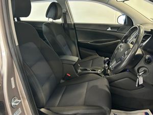 Hyundai Tucson 1.7 Crdi SE Bl/dr 5DR - Image 2