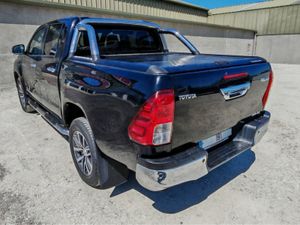 TOYOTA HILUX INVINCIB X D-4D 4WD - Image 3